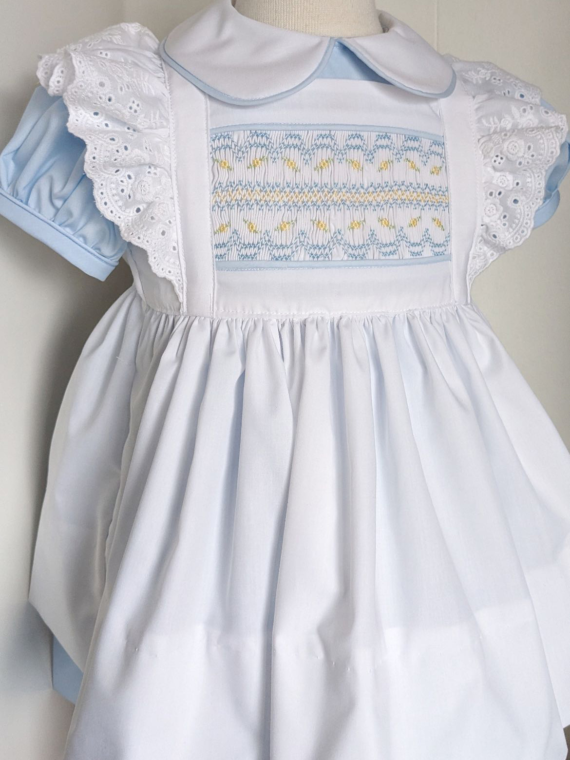 Vestido ahumado blanco para ni - Baby Clothing Dresser reseña y precio