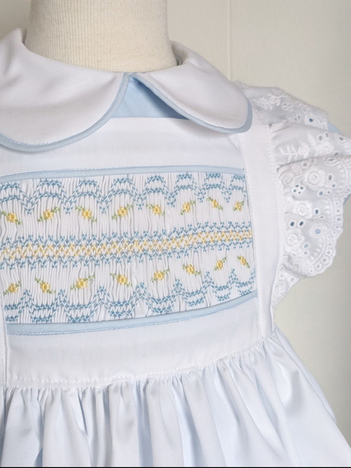 Vestido ahumado blanco para ni - Baby Clothing Dresser reseña y precio